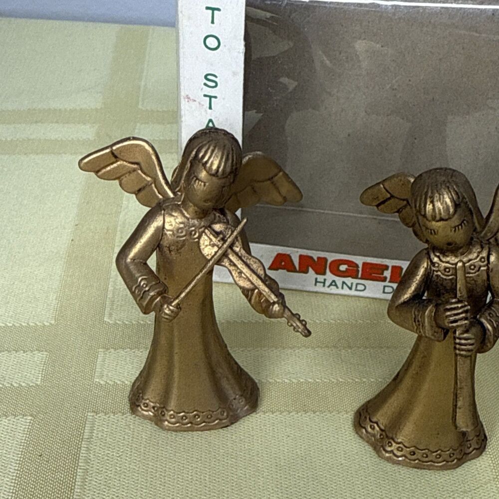 Vintage Hard Plastic Musical Angel Ornament Trio Made in British Hong Kong - Picture 4 of 13